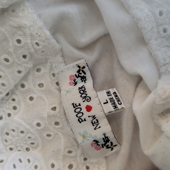 White crop top with stretchy shoulders size L - Picture 3 of 4